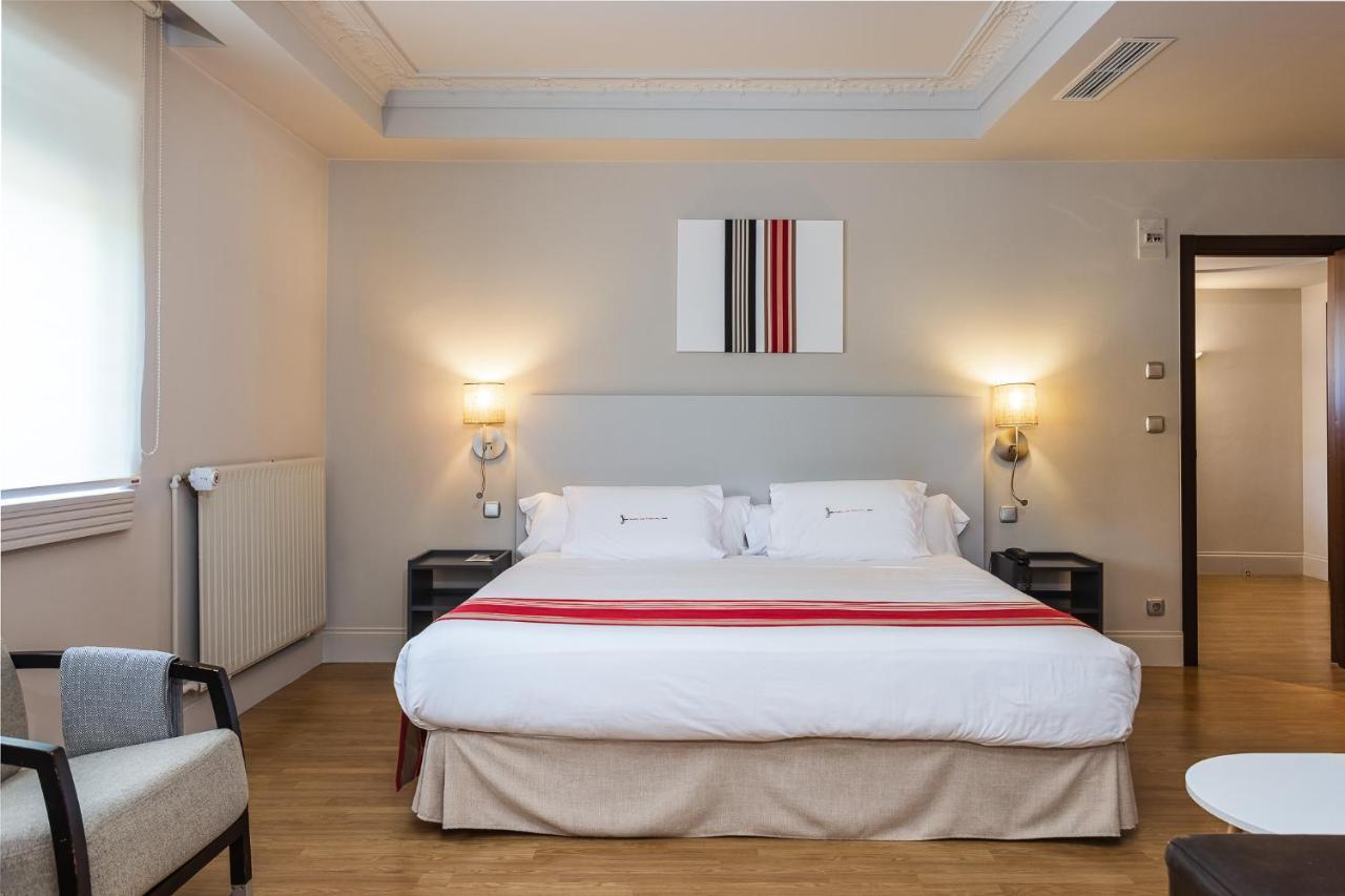 Hotel Rio Bidasoa Hondarribia Bagian luar foto
